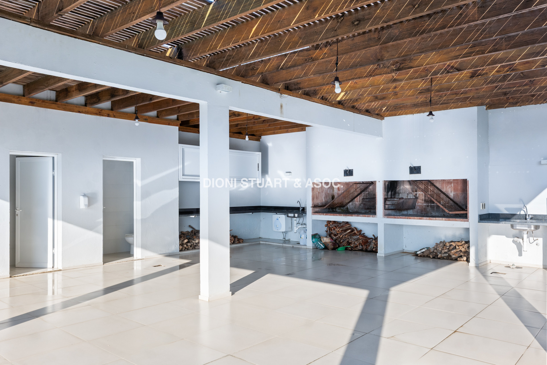 VENTA APARTAMENTO PENTHOUSE - 3 SUITES + DEP. SERV. + CON PARRILLERO - EDIFICIO HORIZONTE - PLAYA MANSA
