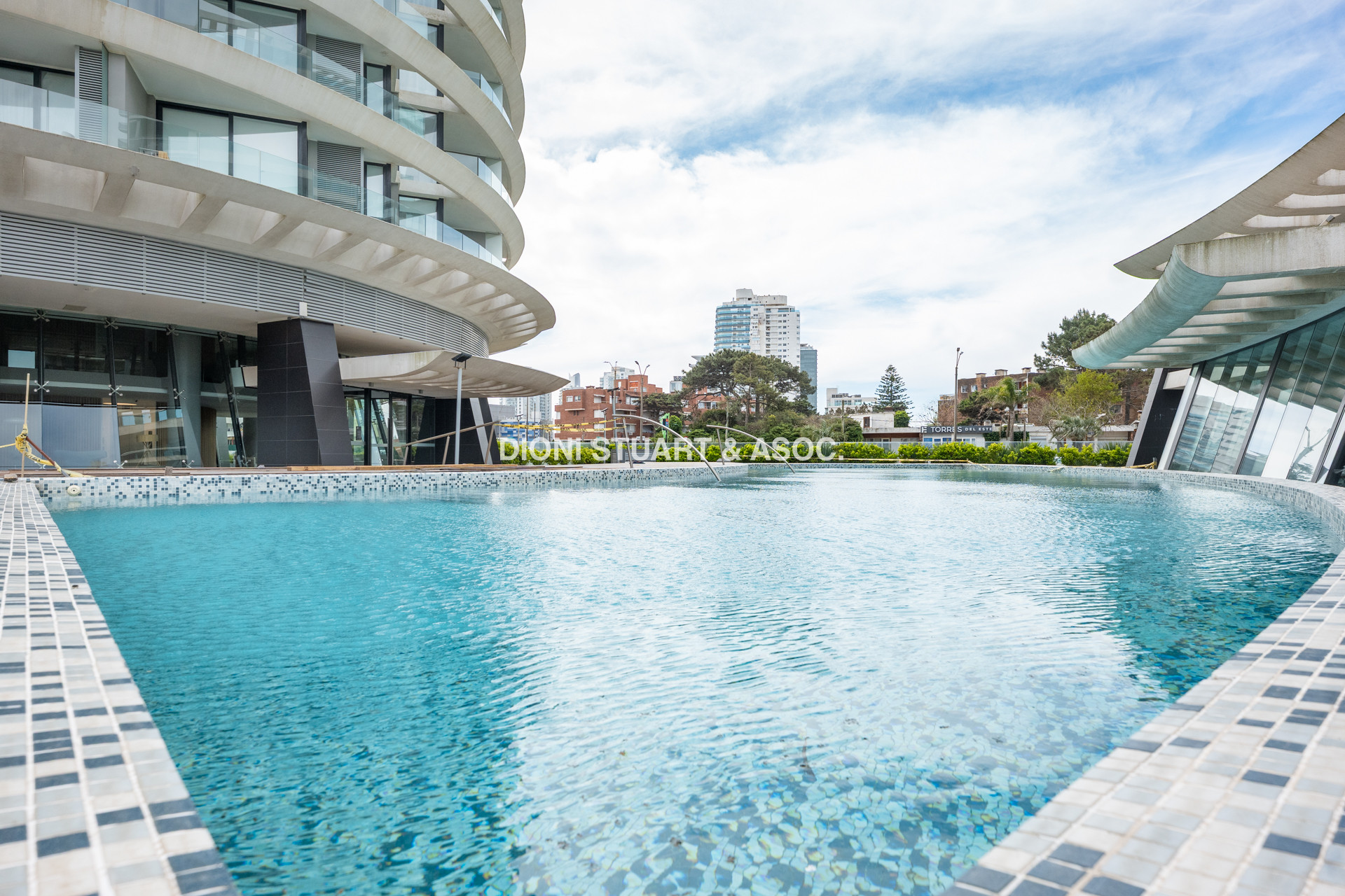 VENTA APARTAMENTO 2 DORMITORIOS ARTOWER - PUNTA DEL ESTE