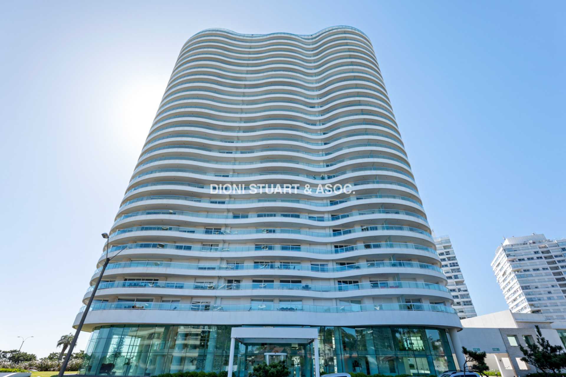TORRE AQUARELA EN VENTA - ESQUINERO - 3 DORM EN SUITE + DEP.