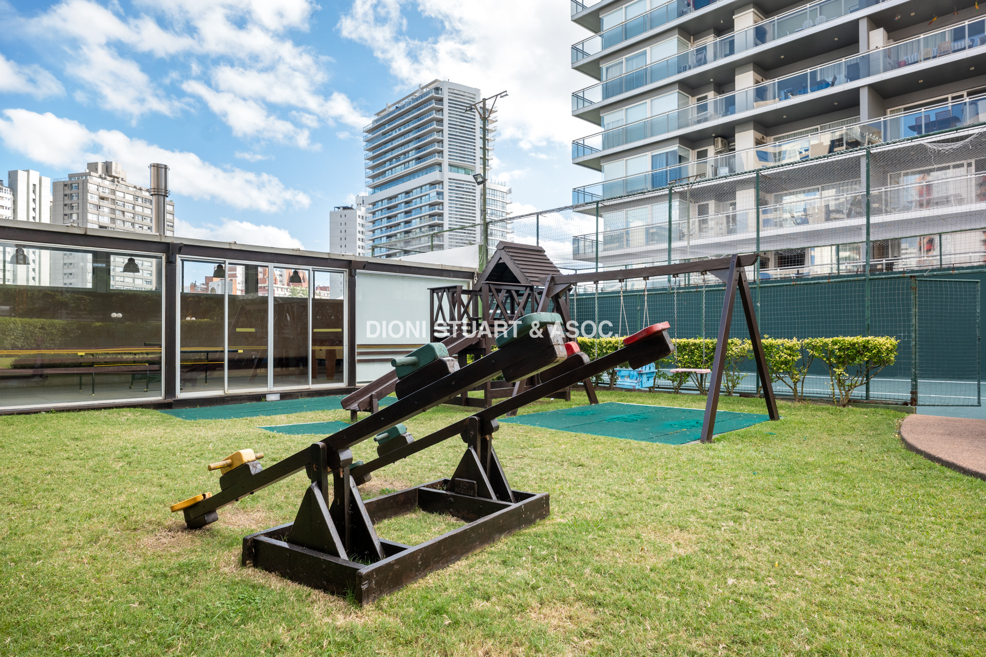 DEPARTAMENTO EN VENTA DE 2 DORMITORIOS Y MEDIO - EDIFICIO LONG BEACH - TODOS LOS AMENITIES