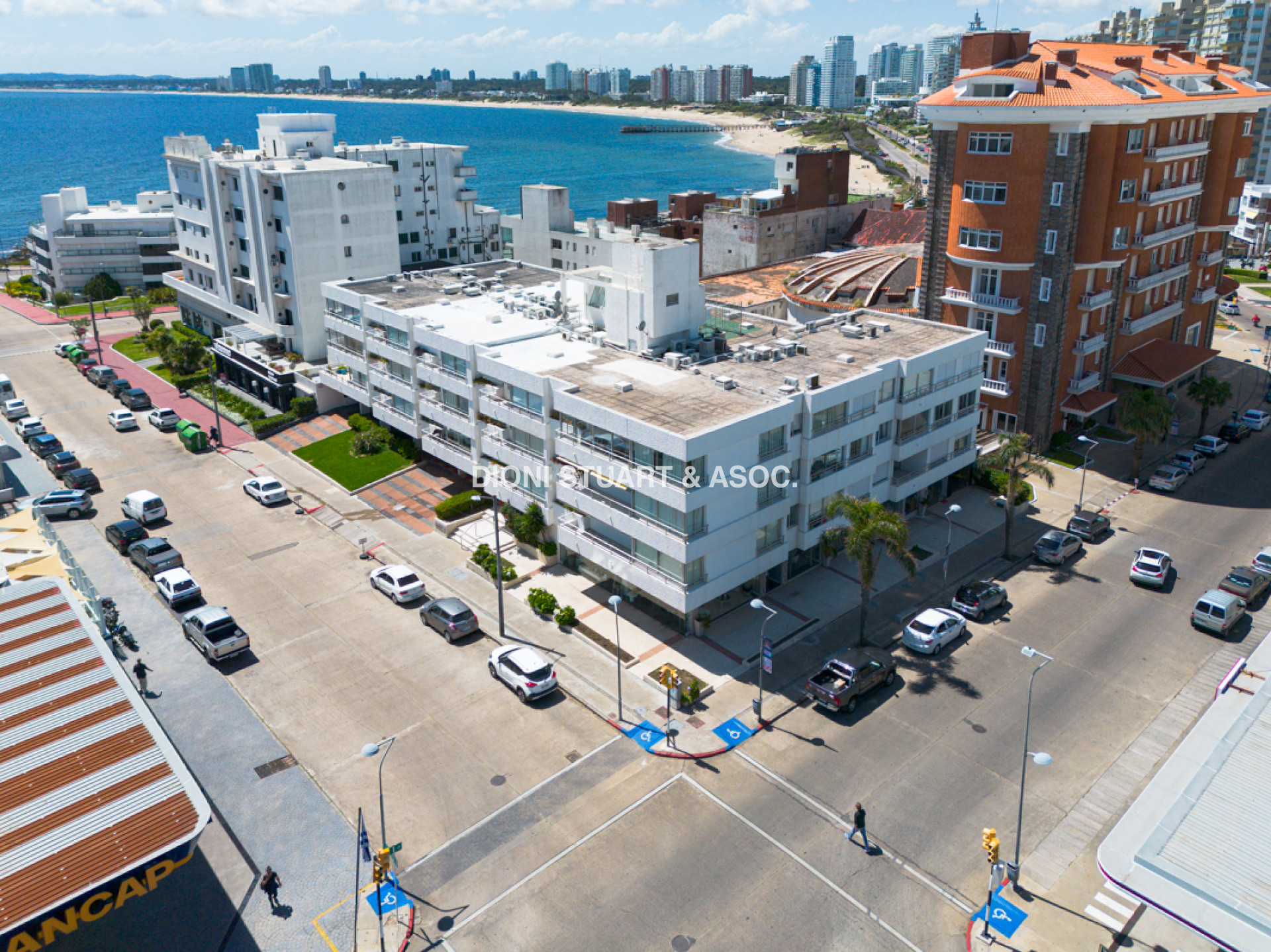 APARTAMENTO EN VENTA - PENINSULA - SIMON BOLIVAR - 3 DORMITORIOS - RECICLADO