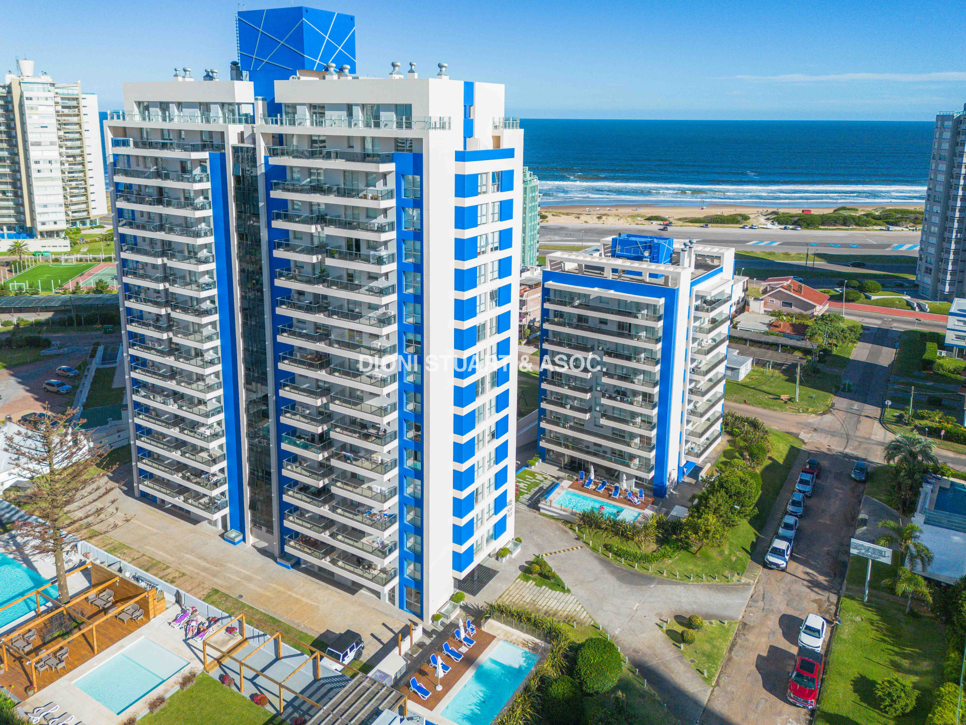 APARTAMENTO EN VENTA EN PUNTA DEL ESTE - 2 DORMITORIOS - MODERNO - CERCA DEL MAR - EDIFICIO ARENAS DEL MAR