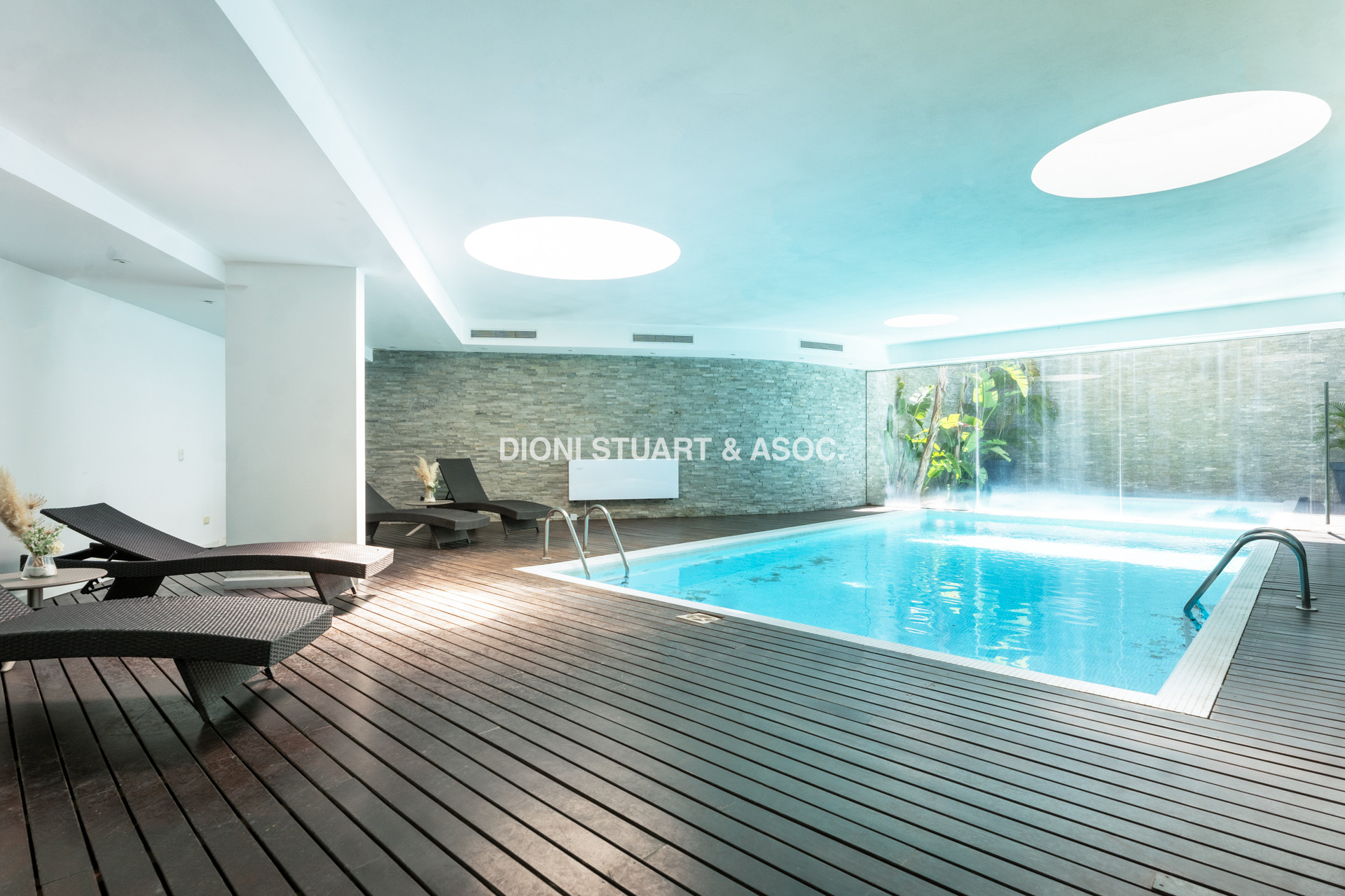 VENTA APARTAMENTO 3 DORMITORIOS  CON PARRILLERO - PLAYA MANSA