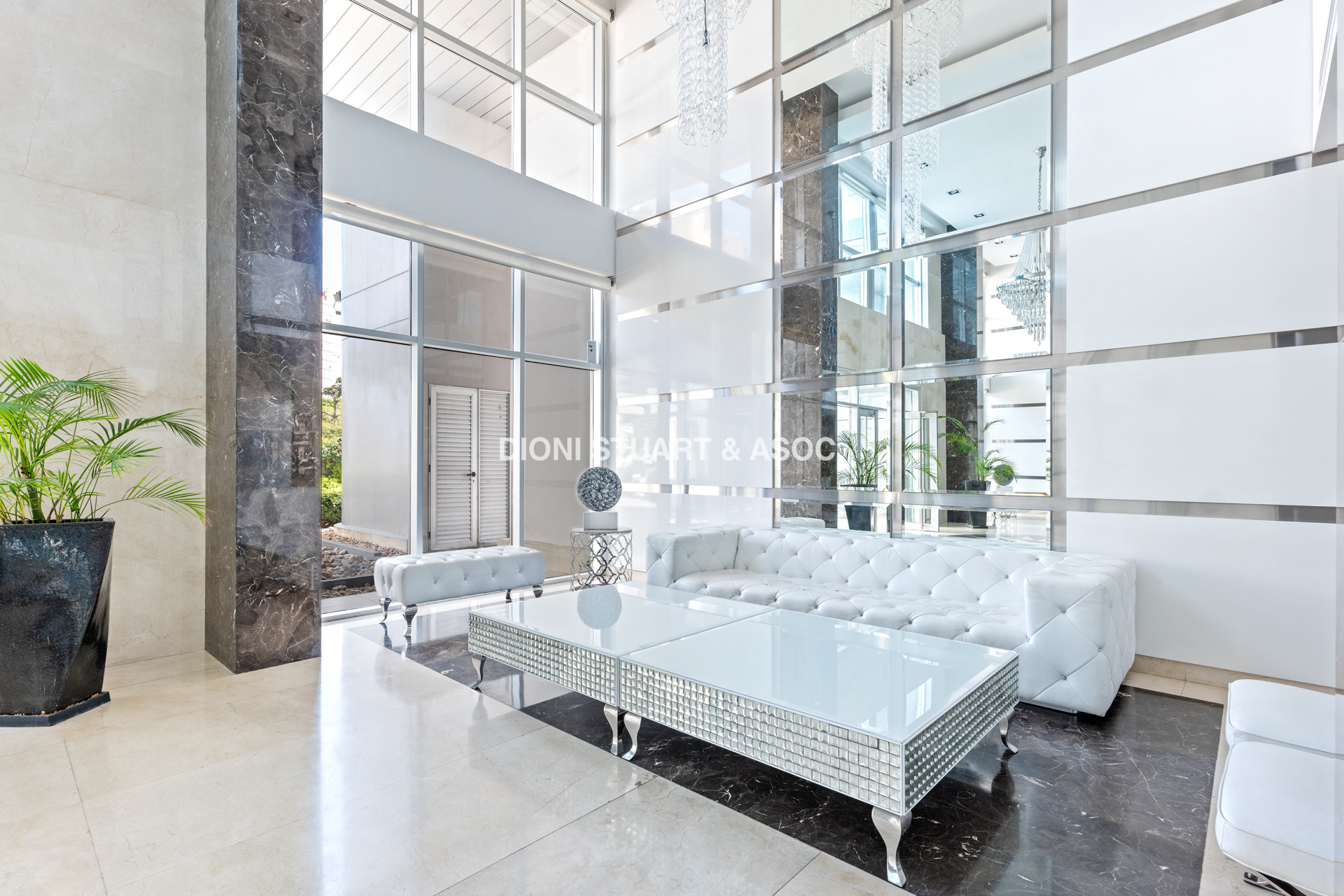 ALQUILER TEMPORAL - ANUAL - INVERNAL - APARTAMENTO 4 DORMITORIOS PENTHOUSE - MIAMI BOULEVARD - PLAYA MANSA