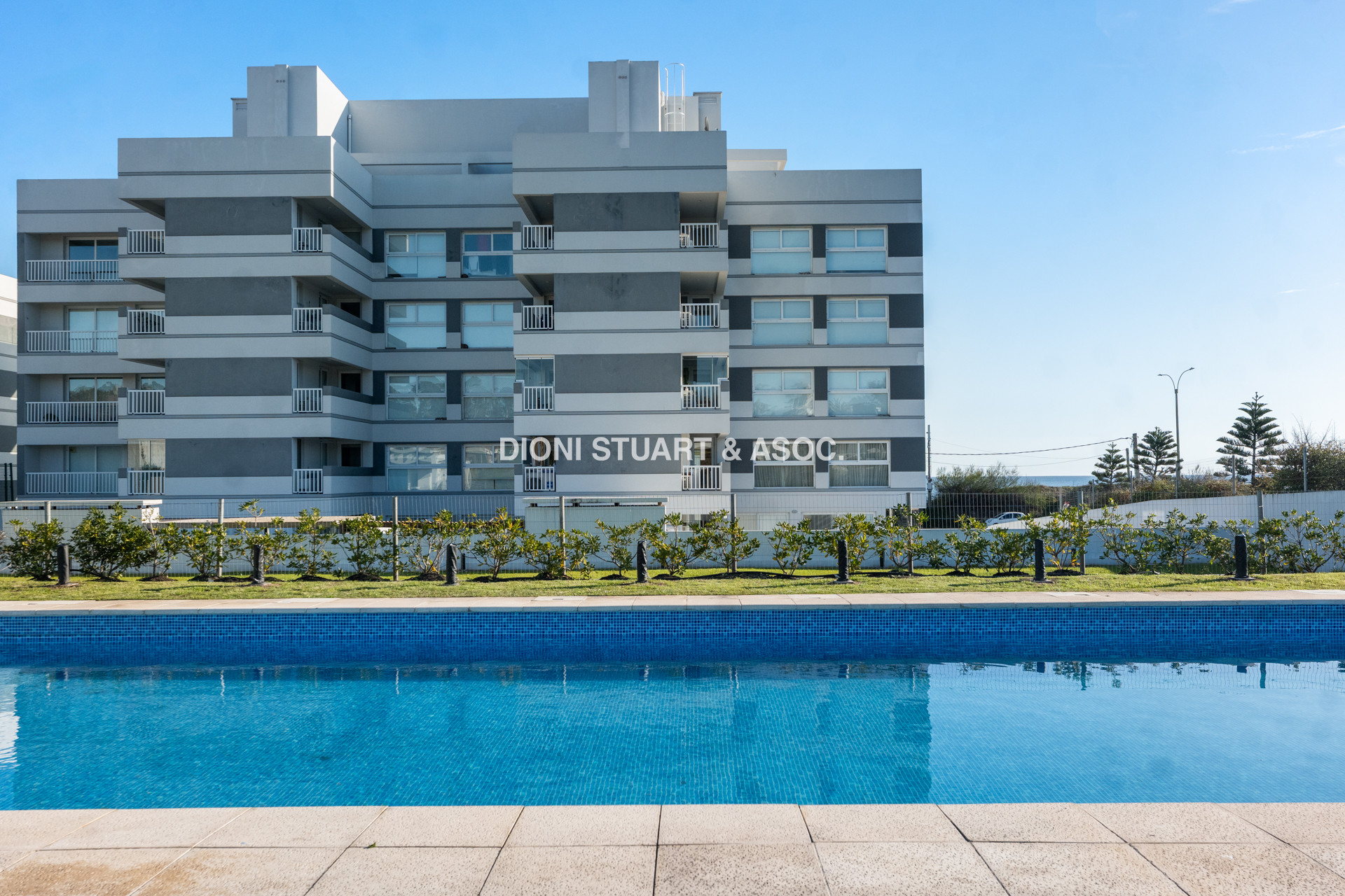 VENTA APARTAMENTO PENTHOUSE - 3 SUITES + DEP. SERV. + CON PARRILLERO - EDIFICIO HORIZONTE - PLAYA MANSA
