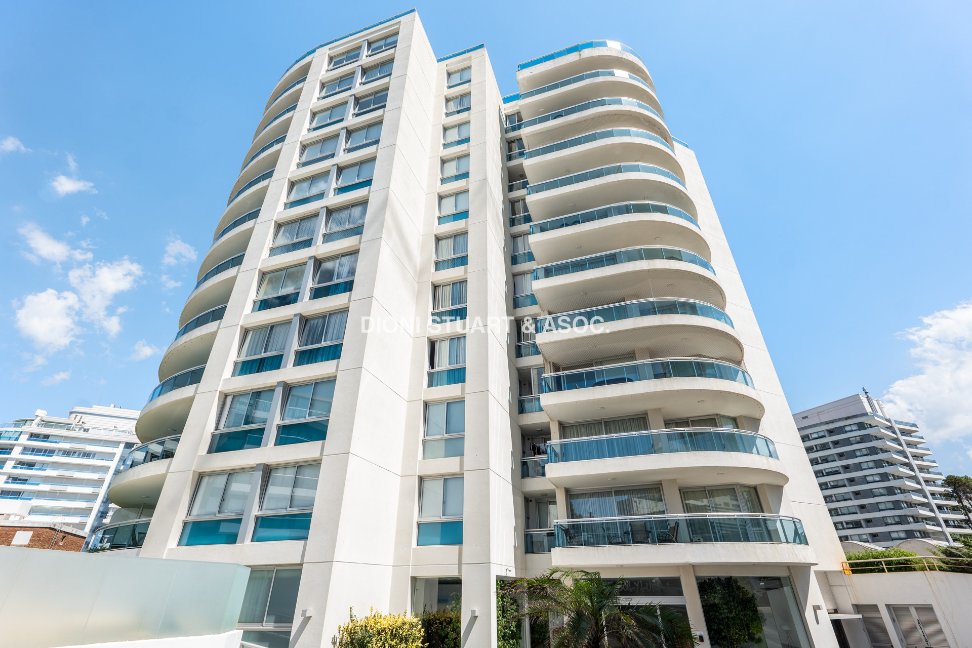 APARTAMENTO EN ALQUILER INVERNAL EN LA BRAVA - 3 DORMITORIOS Y DEPENDENCIA