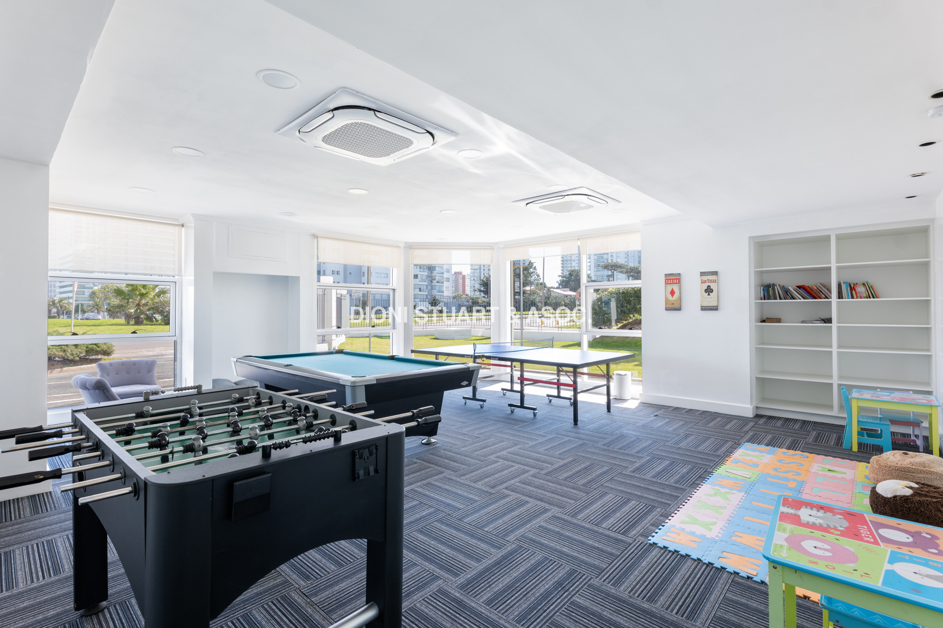 VENTA APARTAMENTO 2 DORMITORIOS - EDIFICIO CASINO TOWER - PUNTA DEL ESTE