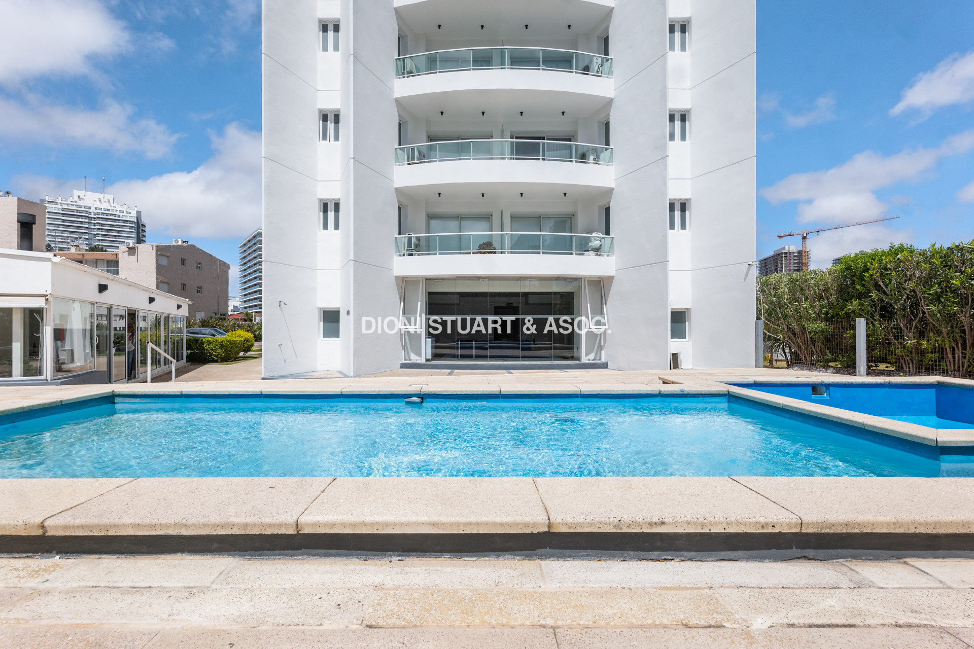 ALQUILER TEMPORAL 3 DORMITORIOS EN SUITE PUNTA DEL ESTE - TODOS LOS AMENITIES - EDIFICIO BOTAVARA