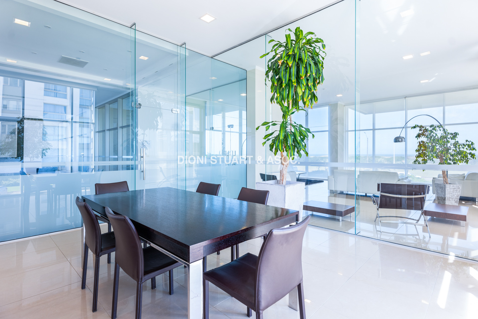 TORRE LOBOS ESQUINERO - 3 DORM EN SUITE + DEP. SERV