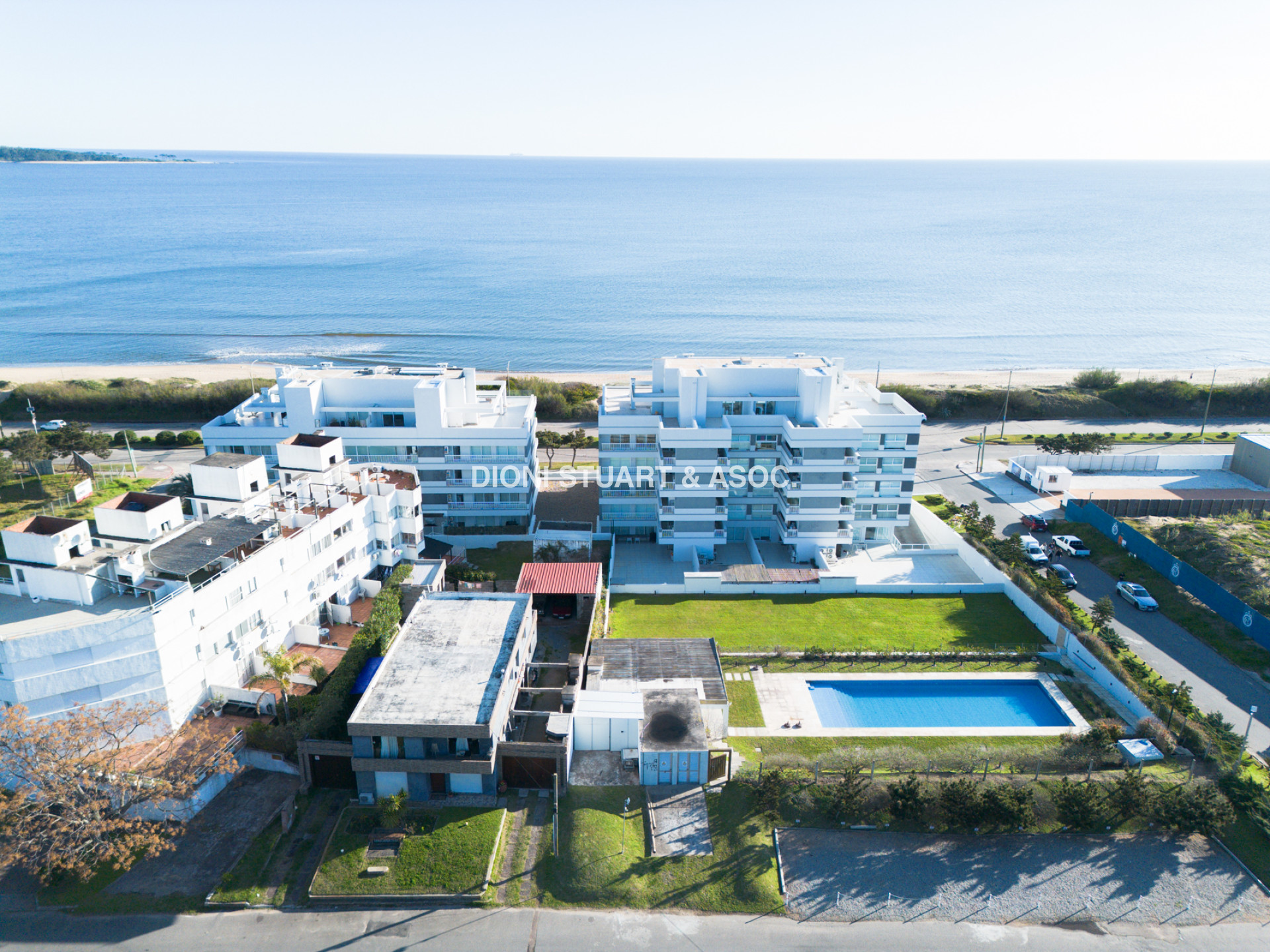 VENTA APARTAMENTO PENTHOUSE - 3 SUITES + DEP. SERV. + CON PARRILLERO - EDIFICIO HORIZONTE - PLAYA MANSA