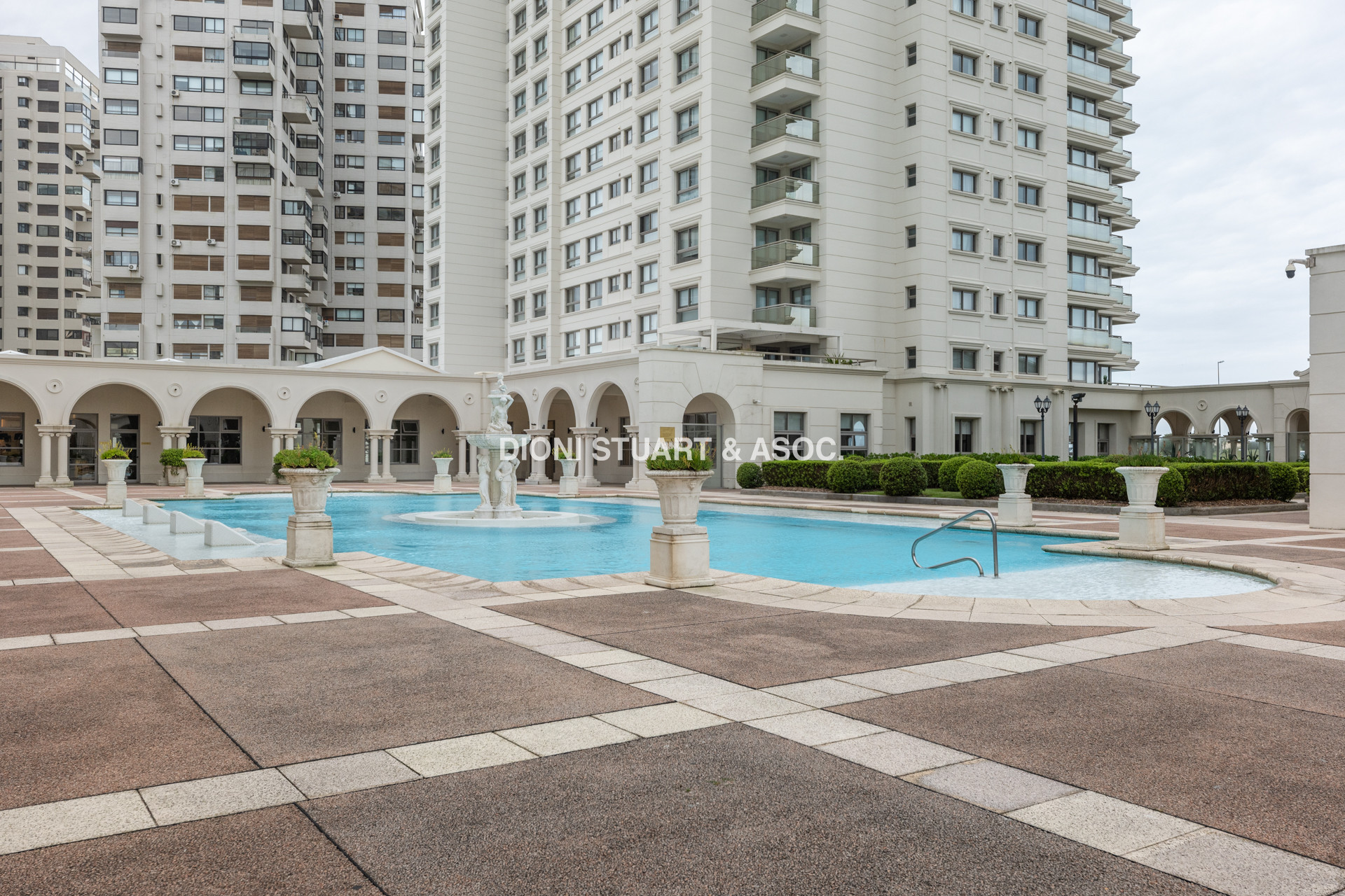 IMPERIALE I EN VENTA - ESQUINERO - 3 DORMITORIOS EN SUITE + DEPENDENCIA