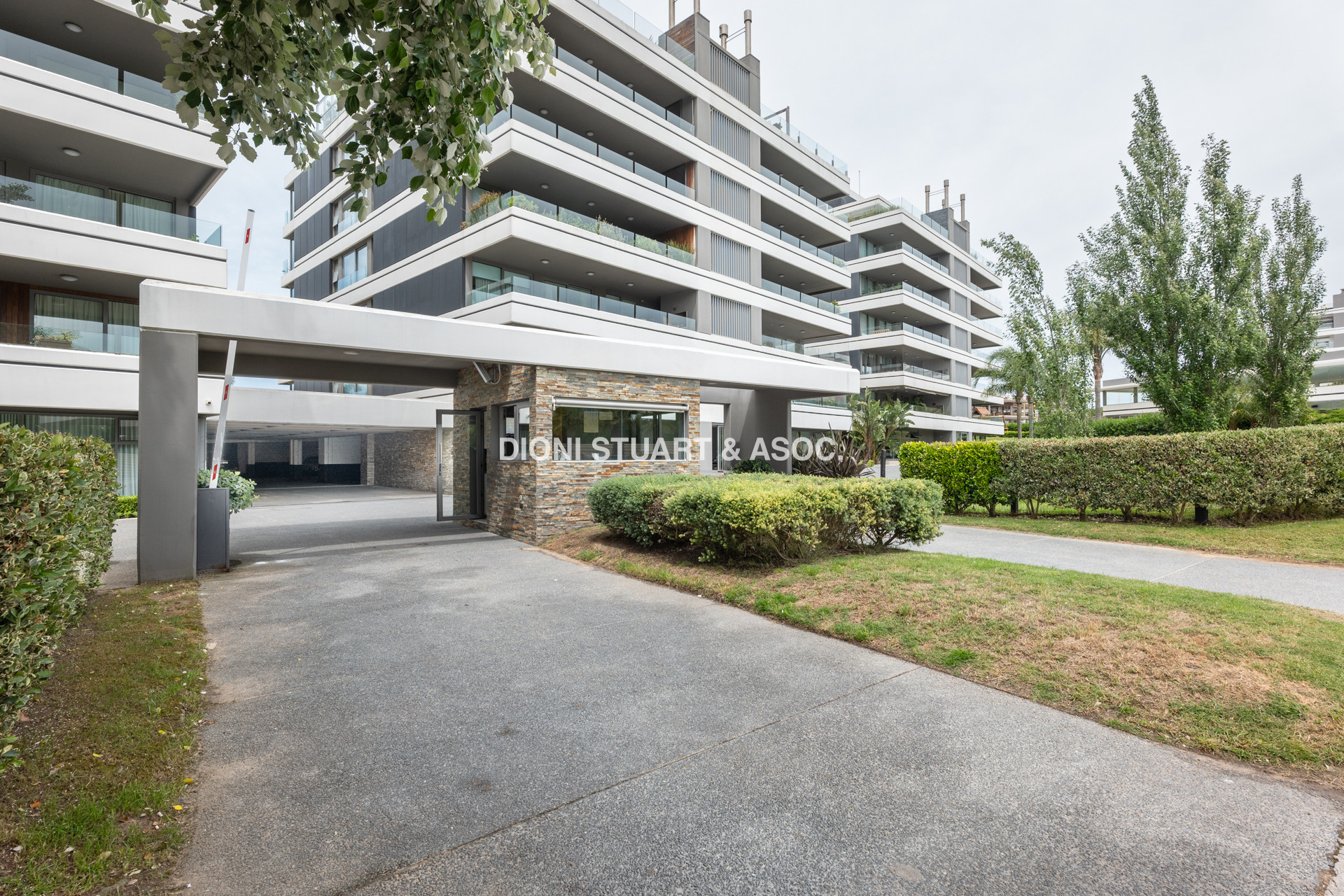 TIBURON TERRAZAS BRAVA SS - SEMI PISO CON PISCINA PROPIA