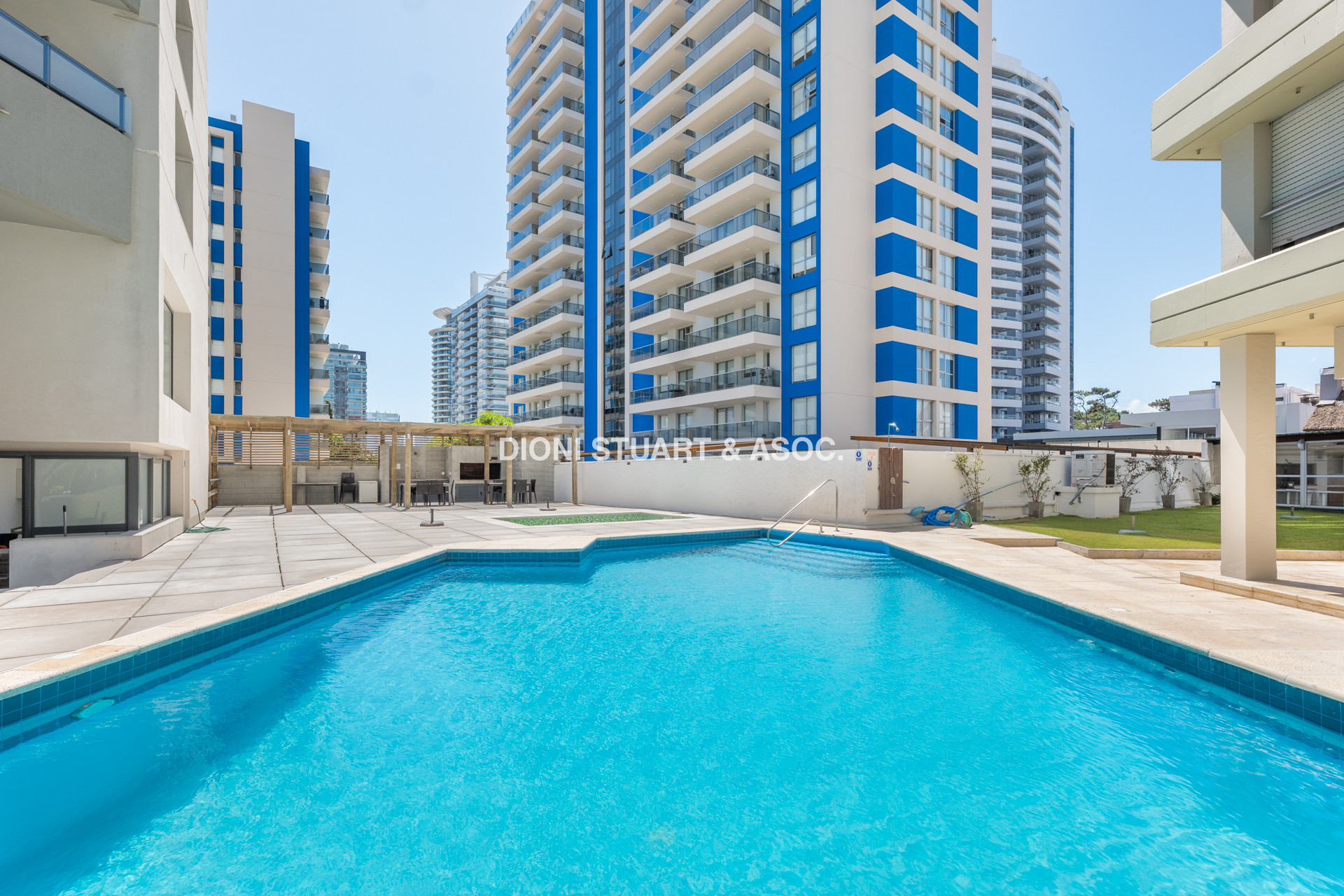 APARTAMENTO A ESTRENAR EN PLAYA BRAVA PUNTA DEL ESTE - 2 DORMITORIOS - EDIF. SIGLO SOL II - BAJAS EXPENSAS