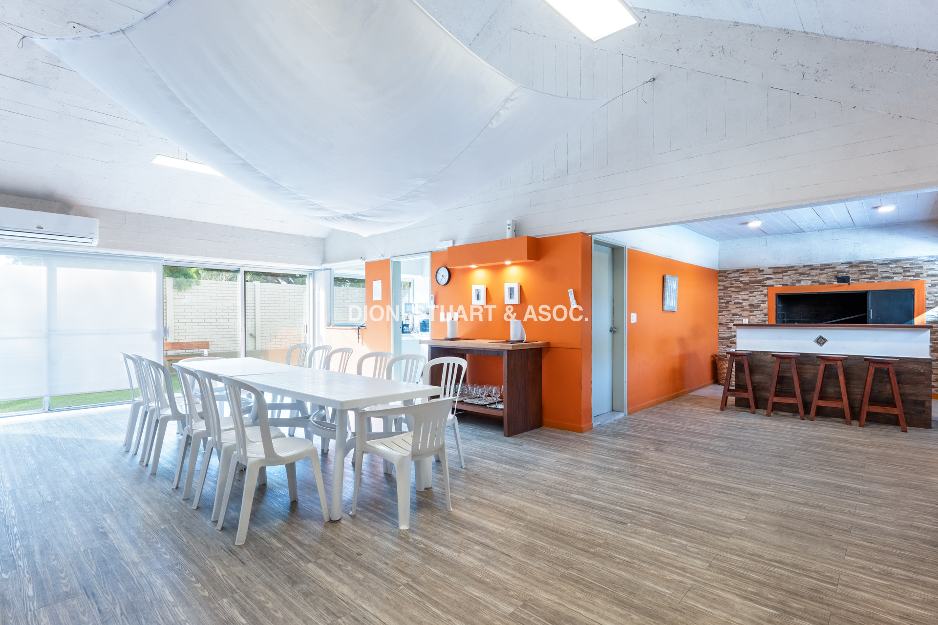 VENTA APARTAMENTO 4 DORMITORIOS - SEMIPISO - PARQUEMAR BOSQUE