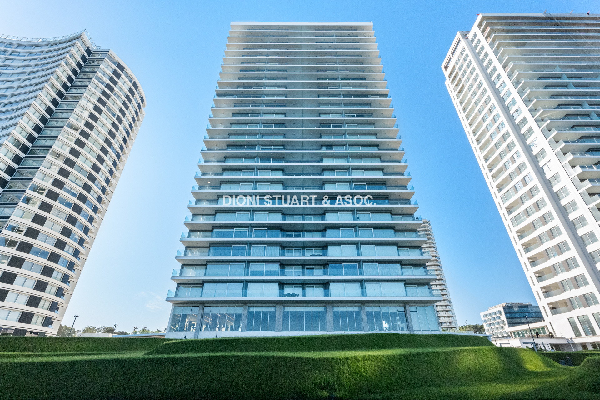 DEPARTAMENTO EN VENTA EN LE PARC III - UNIFICADO