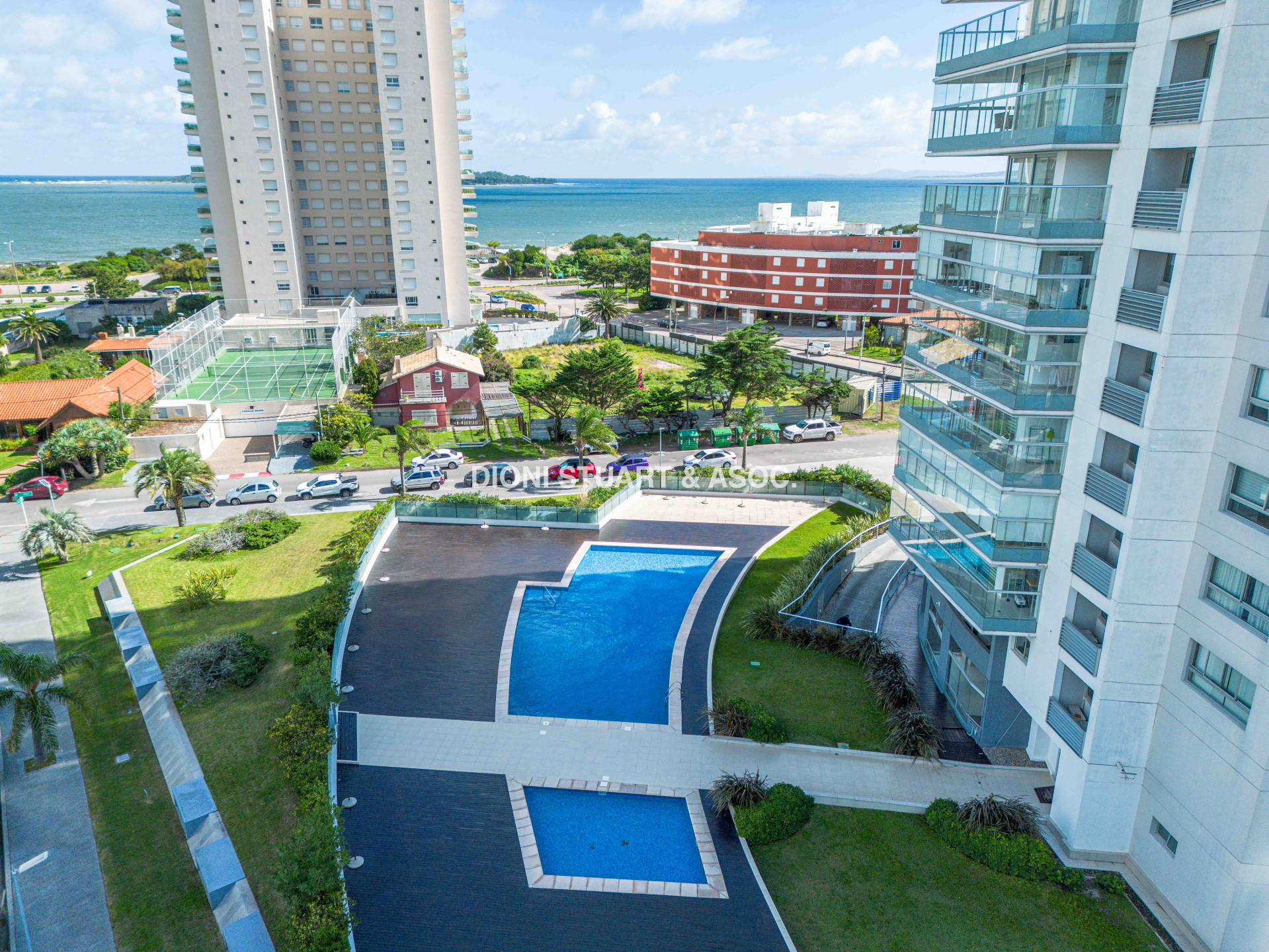 ALQUILER TEMPORAL - ANUAL - INVERNAL - APARTAMENTO 4 DORMITORIOS PENTHOUSE - MIAMI BOULEVARD - PLAYA MANSA