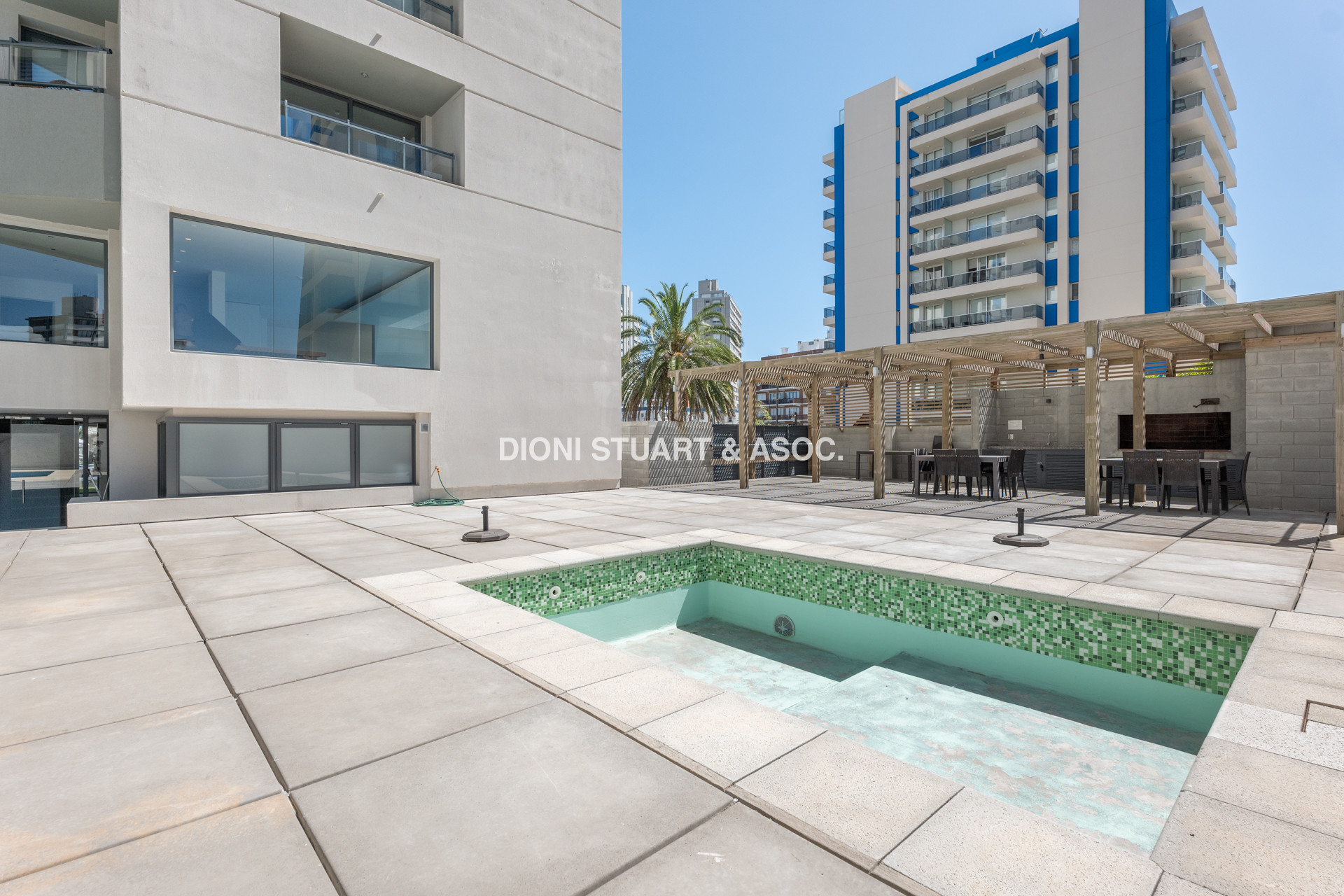 APARTAMENTO A ESTRENAR EN PLAYA BRAVA PUNTA DEL ESTE - 2 DORMITORIOS - EDIF. SIGLO SOL II - BAJAS EXPENSAS