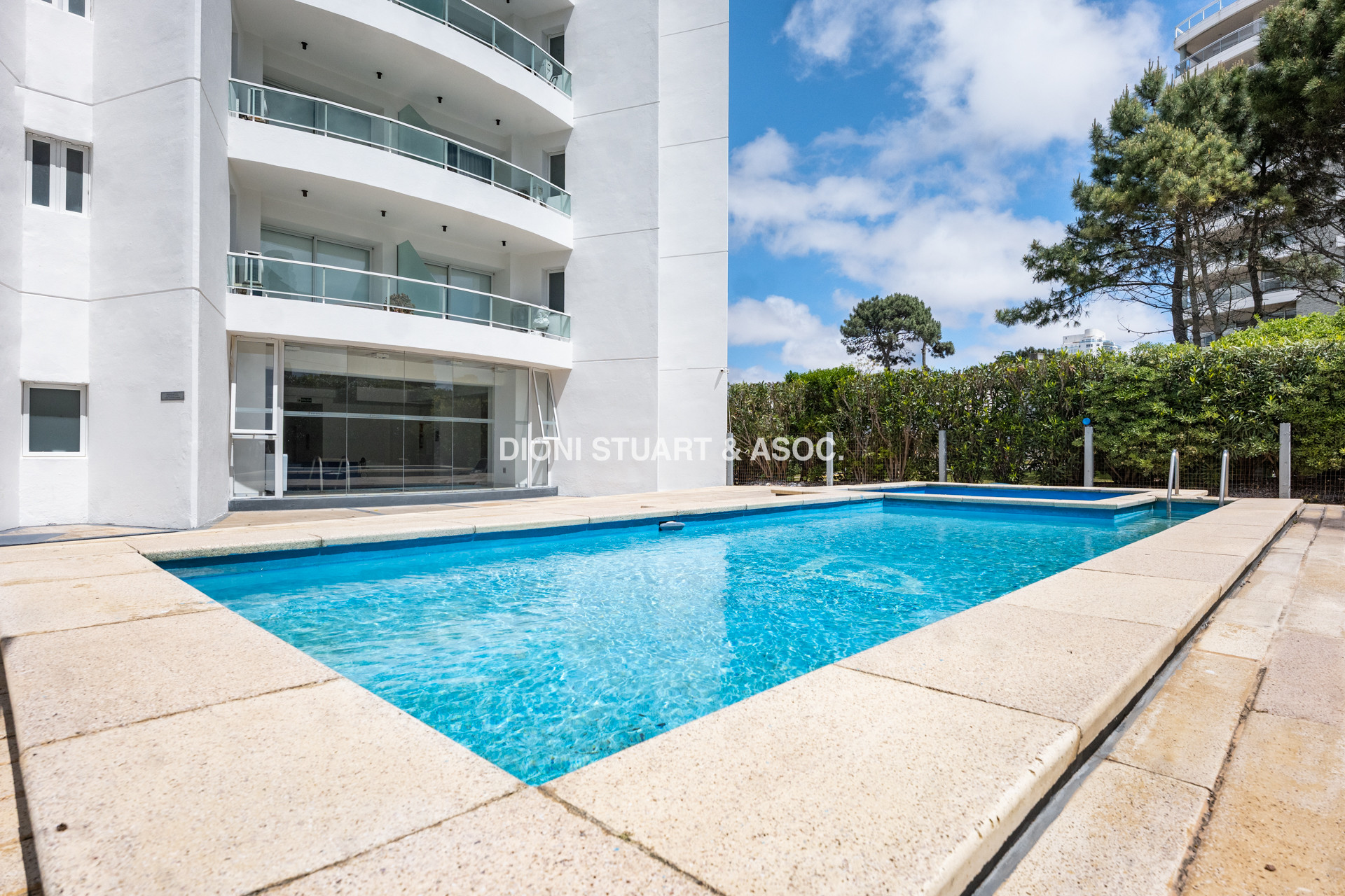 ALQUILER TEMPORAL 3 DORMITORIOS EN SUITE PUNTA DEL ESTE - TODOS LOS AMENITIES - EDIFICIO BOTAVARA