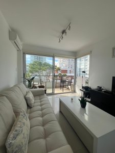 Exclusivo apartamento de 2 dormitorios con parrillero propio. Punta del Este. 