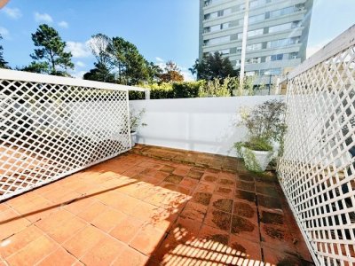 Apartamento con patio en venta, Roosevelt, Punta del Este
