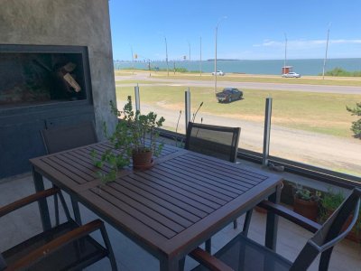 Apartamento en alquiler anual, 3 dormitorios con parrillero propio. 