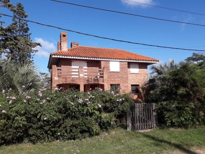 CHALET INCREÍBLE EN LA PALOMA, ROCHA