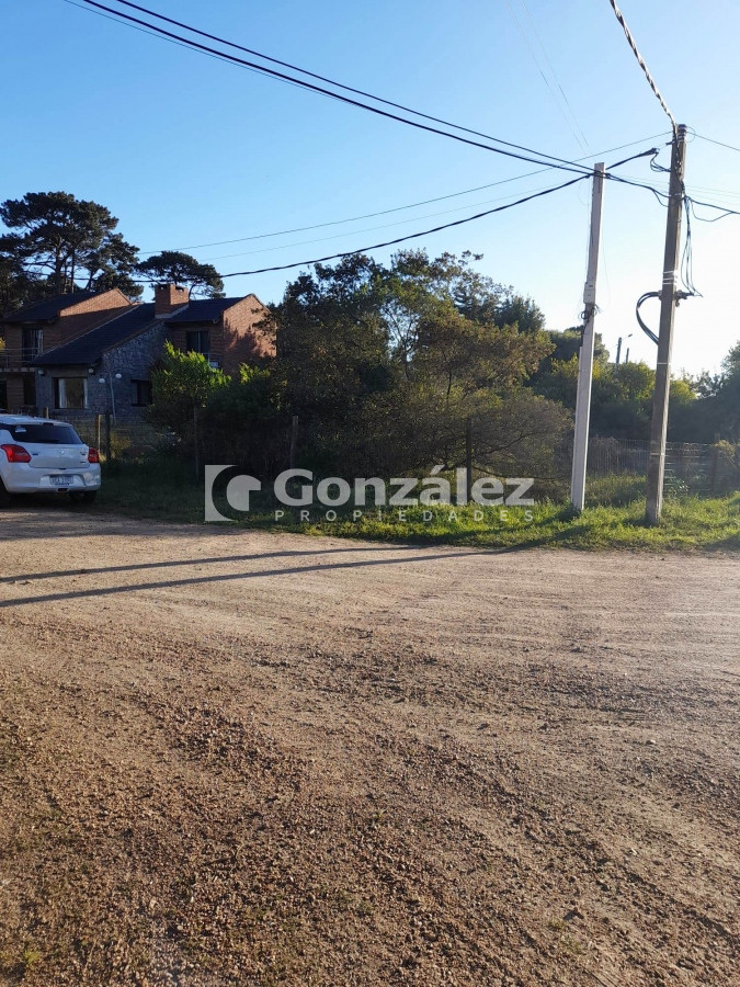 Terreno en Barrio Country - GoPunta - Portal Inmobiliario de Punta del Este - Maldonado