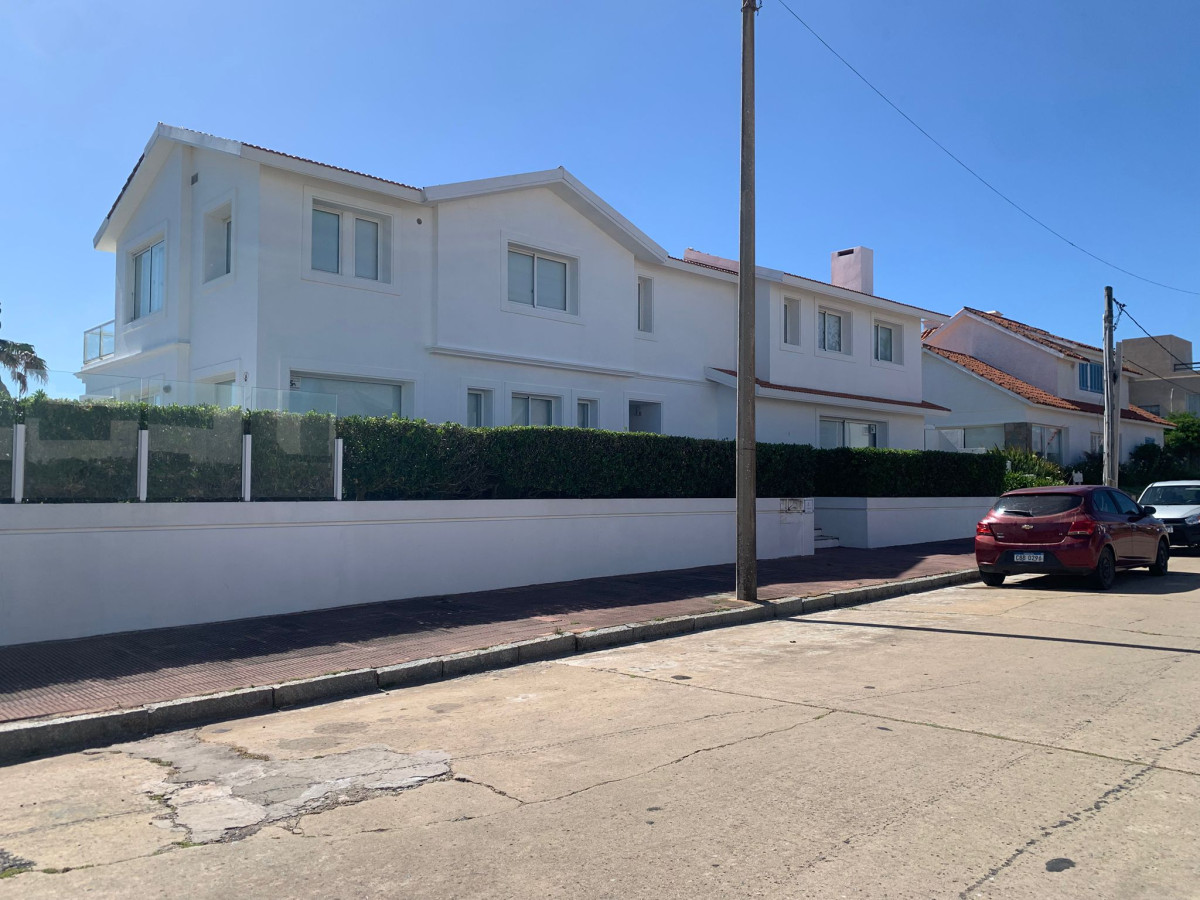 Imagen de Casa en Península, Punta del Este. 6 dormitorios, terreno de 469 m²