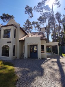 Casa Renovada en Solanas Village.