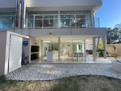 ? Elegancia Moderna en Cada Rincón: La Casa que Eleva Tu Estilo de Vida
