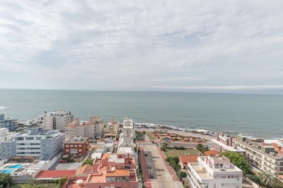 Apartamento de 3 dormitorios. Excelente vista al Mar