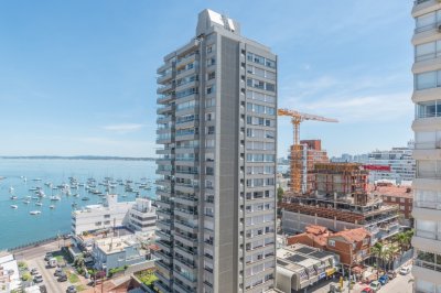 Sobre Gorlero, a metros del Puerto! 1 dormitorio reciclado en venta.