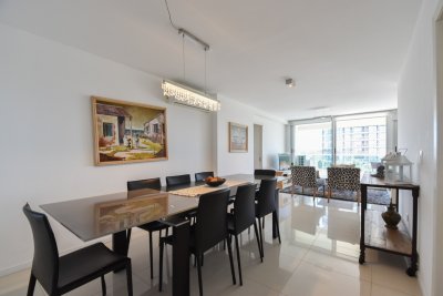 GALA VISTA. Apartamento de 3 dormitorios + 3 baños en venta. Equipado!