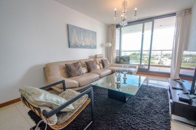 Tressesenta. Excelente apartamento de 2 dormitorios con enorme balcón.