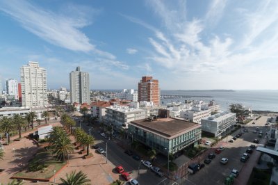 Vista al Puerto. Amplio apartamento de 1 dormitorio y medio.