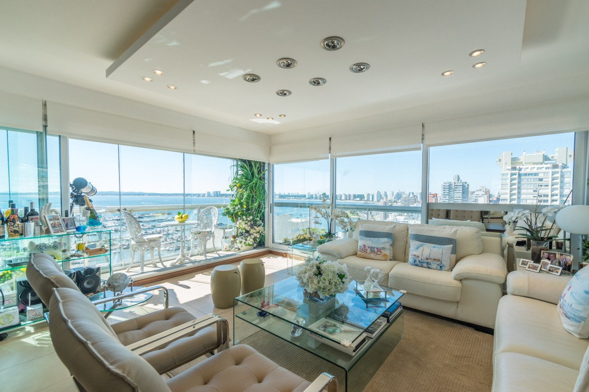 Apartamento en esquina al Puerto. Vista panorámica Puerto, Mansa y Brava. 