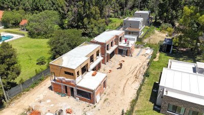 Santa Barbara. Modernas casas a estrenar en Parque Burnett