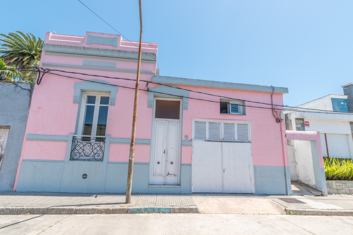 CASA DE 4 DORMITORIOS EN VENTA