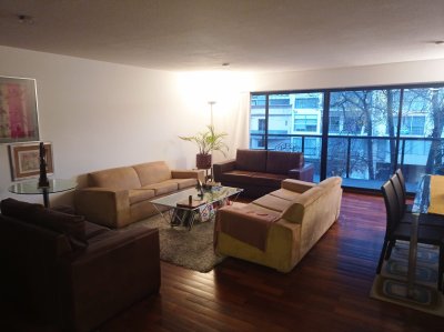 Venta apartamento Pocitos 3 dorm 4 baños, piso entero, parrillero propio, gge x 2