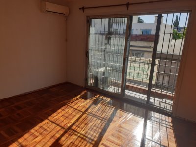 Alquiler apartamento Pocitos, 3 dormitorios, terraza, ascensor