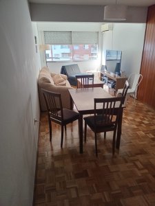 Venta de apartamento en Tres Cruces, 2 dorm y medio, piso alto, porteria 24 hrs