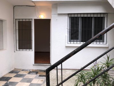 Alquiler apto, Punta Gorda, 1 dorm, patio, sin gastos comunes