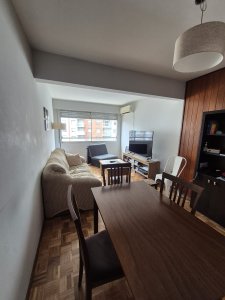 Venta apartamento en Tres Cruces 2 dormitorios mas un tercer dormitorio