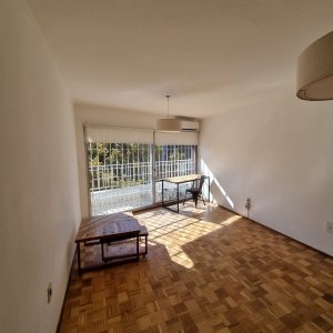 Alquiler apartamento en Pocitos, 1 dormitorio+ 1 dorm de serv, 2 baños