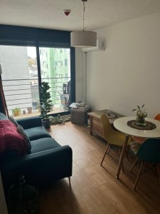 Apartamento en alquiler en La Blanqueada 1 dormitorio, living con terraza, aire acondicionado
