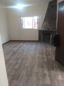 Venta apto tipo casa La Blanqueada, 2 dorm mas servicio patio parrillero