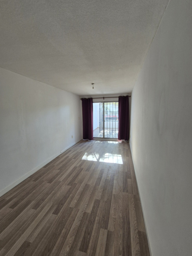 Venta de apartamento, Pocitos, 1 dormitorio con terraza y patio