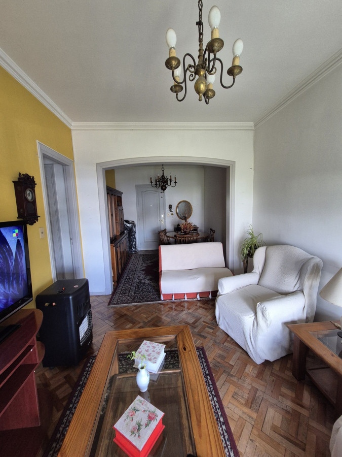 Venta apartamento Tres Cruces, 3 dormitorios, terraza, 2 baños