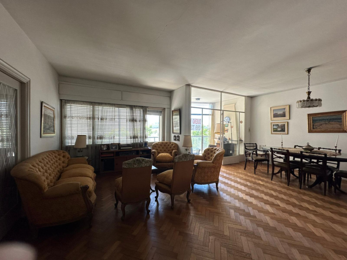 Venta apartamento Punta Carretas 3 dormitorios, servicio, terraza, garage