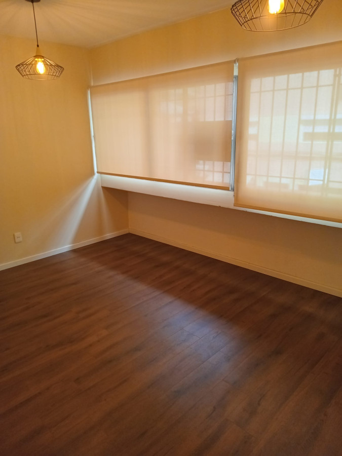 Apartamento en venta para oficina de 2 dorm Cordon, 18 a mts